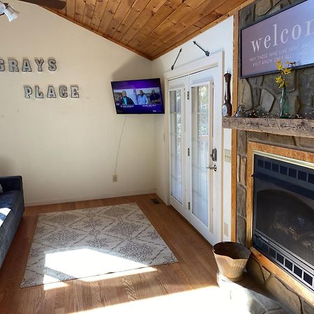 Gray'S Place On Cosby Creek - 2 Bedrooms, 2 Baths, Sleeps 6 Home Buitenkant foto